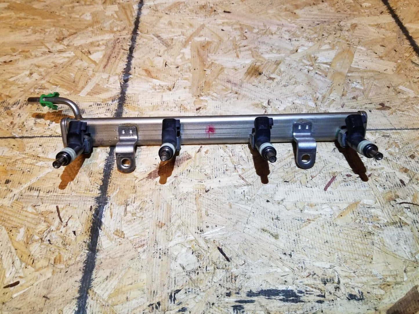 07 08 09 10 Chrysler Sebring 2.4l Fuel Rail W/ Injectors OEM