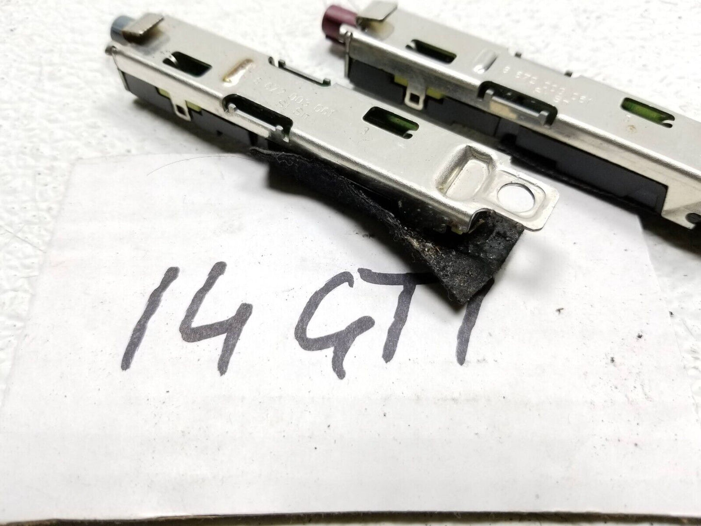 10 11 12 13 14 VW Golf GTI Antenna Amp Booster 5k0035552 Pair OEM