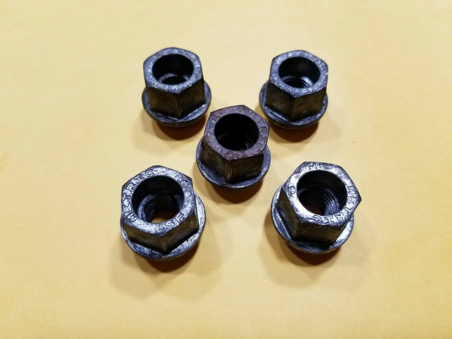 06 07 08 09 10 11 Cadillac DTS Wheel Lug Nut ( 5pcs) OEM