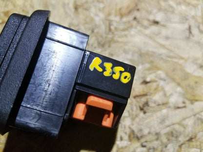 07 08 09 10 Mercedes-benz R350 Power Outlet 115v AC 150w Housing Socket OEM