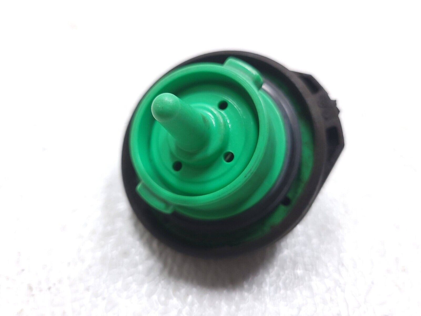 13 14 15 16 Audi A4 S4 Fuel Tank Gas Cap OEM