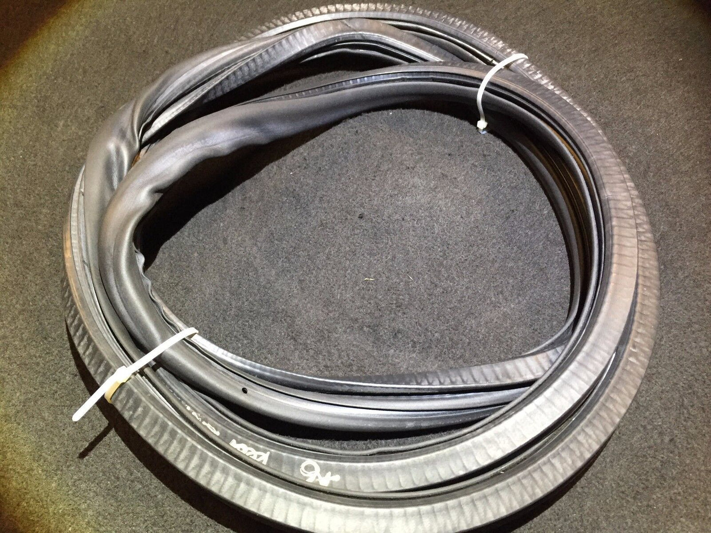 05 06 07 08 Audi A6 C6 Sedan Rear Left Driver Side Door Weatherstrip Seal OEM