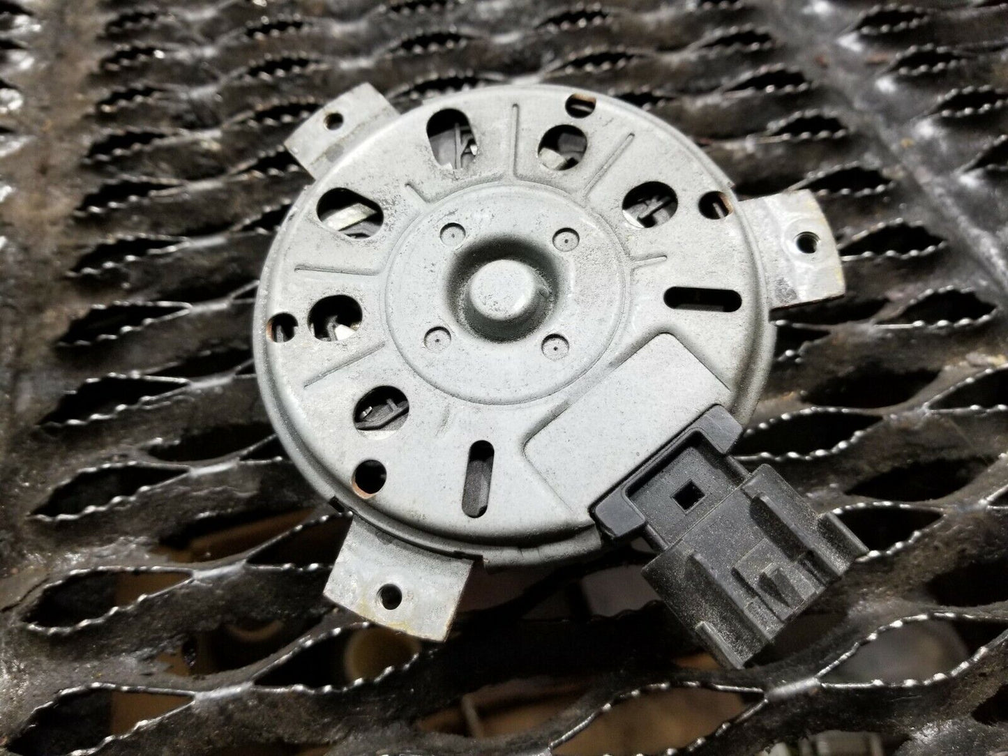 13 14 15 GMC Acadia Cooling Fan Motor  OEM