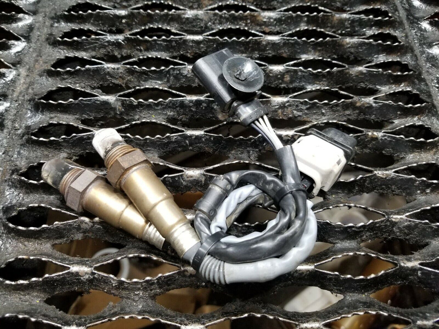 13 14 15 Audi A4 2.0l Oxygen Sensor 2pcs OEM