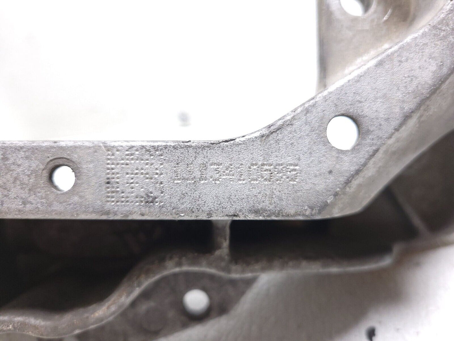12 13 14 15 16 17 Audi A7 Automatic Transmission Crossmember Mount Bracket OEM