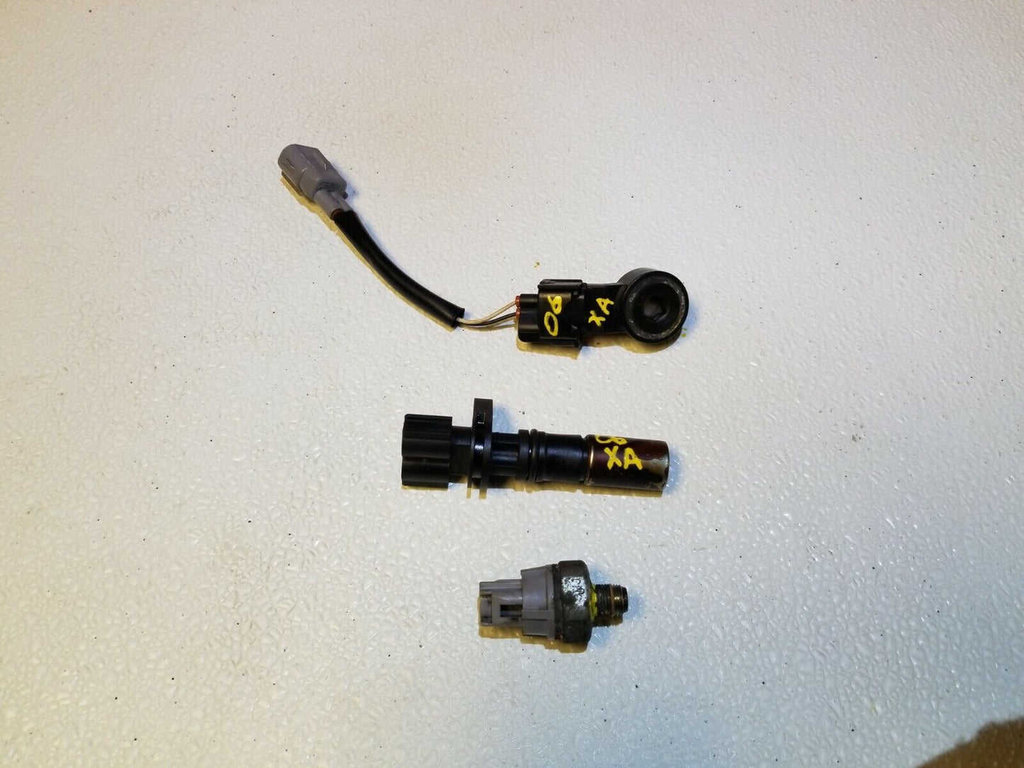 04 05 06 Scion Xa 1.5l Crankshaft Knock Oil Pressure Sensor 3pcs OEM