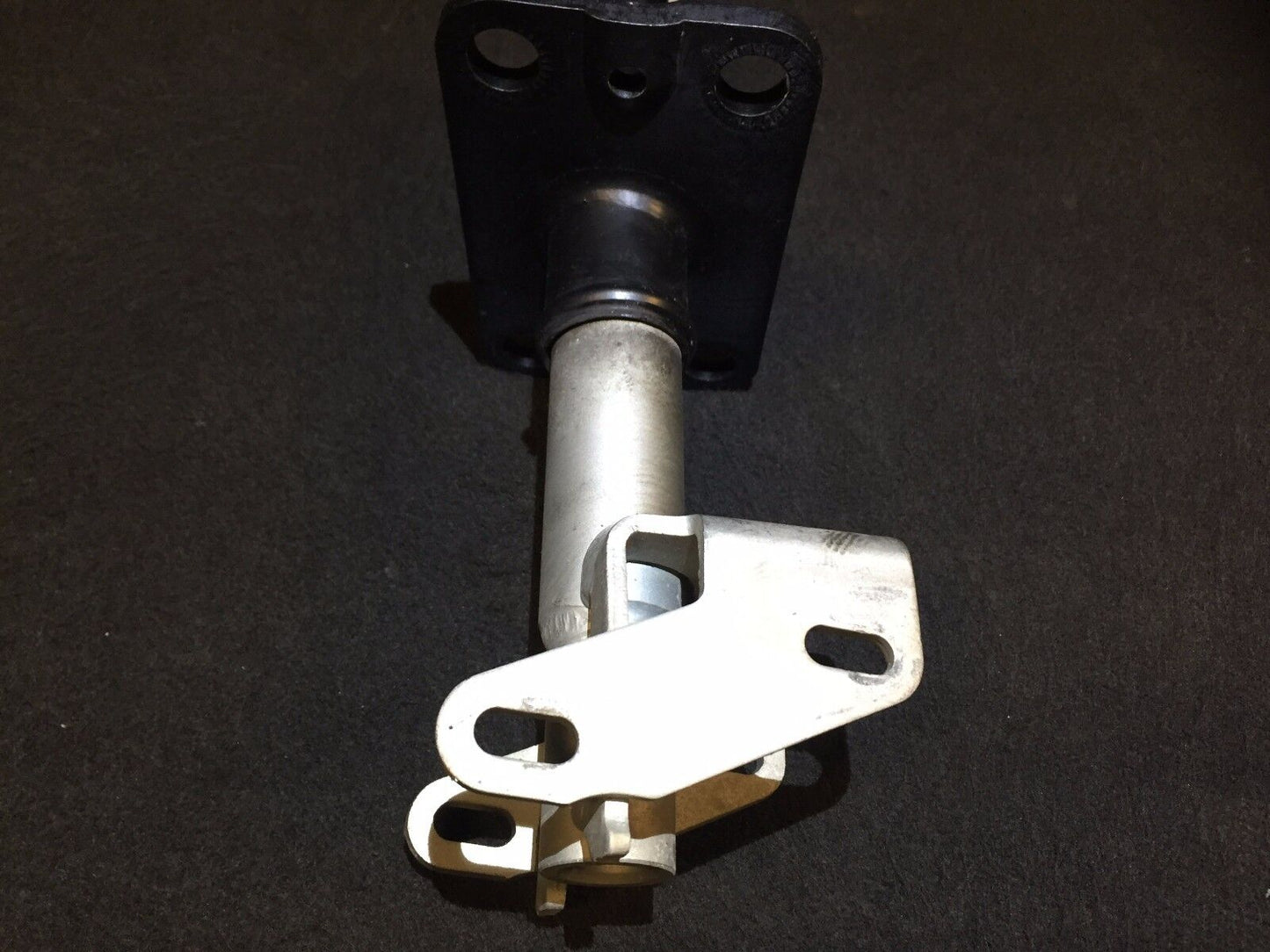 05 06 07 08 Audi A6 C6 Sedan Bumper Reinforcement Mount Shock Bracket OEM