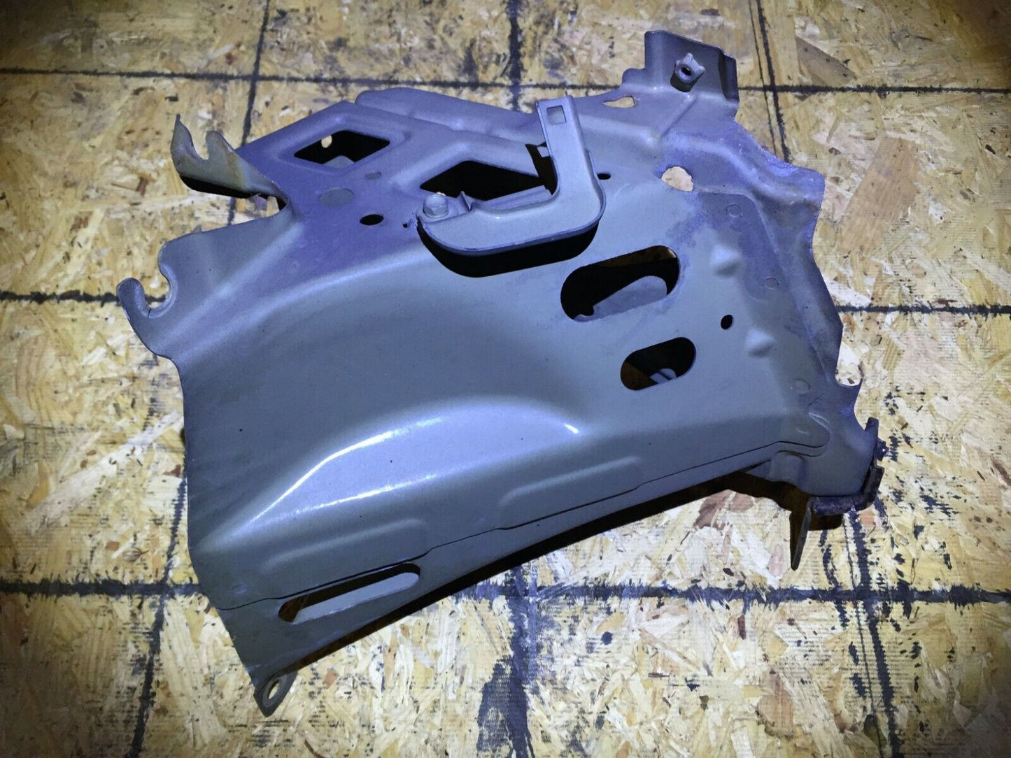 08 09 10 Honda Odyssey Battery Tray Holder OEM D43
