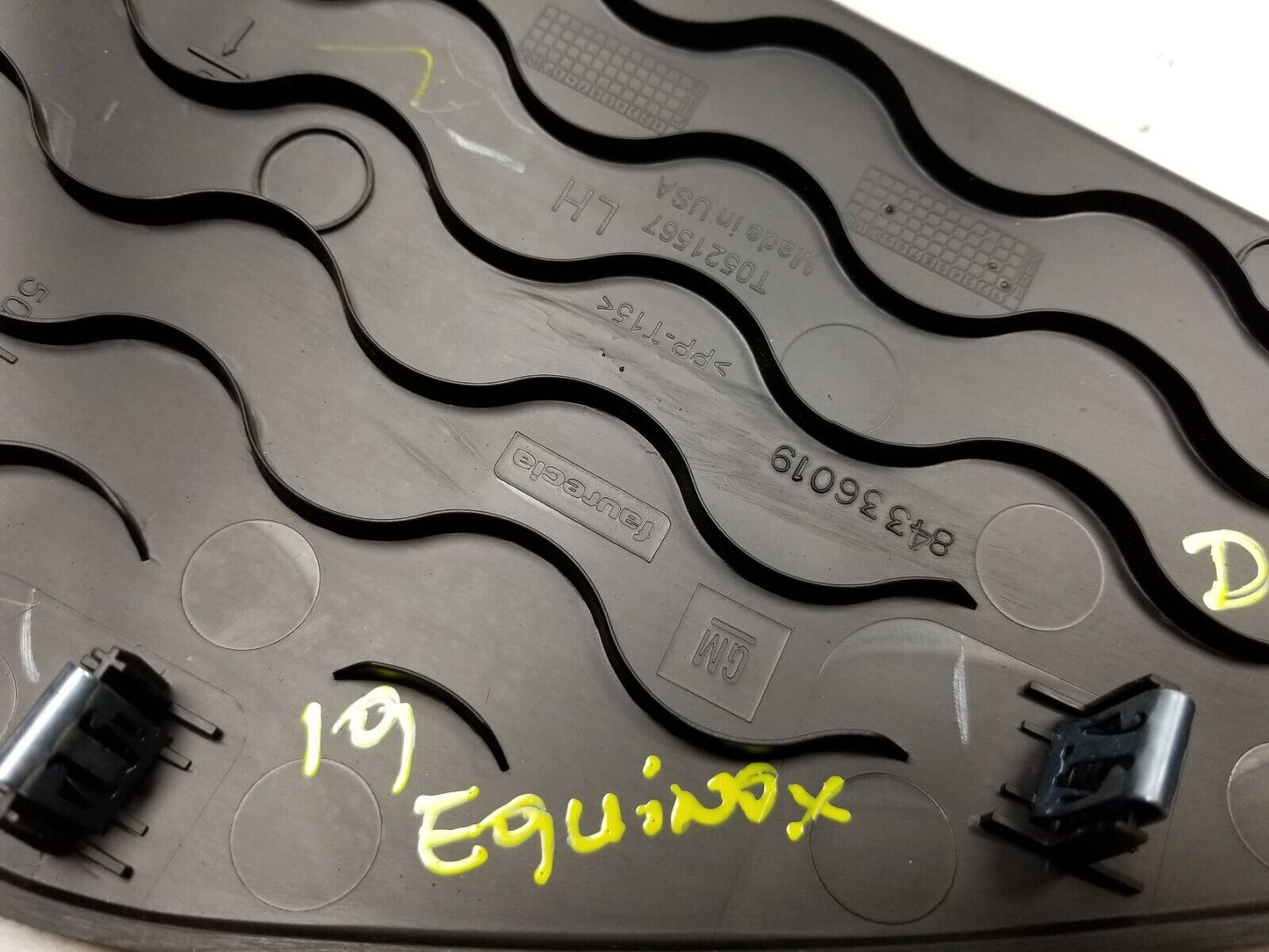 18 19 20 21 Chevrolet Equinox Dash End Cap Cover Left Driver Side OEM