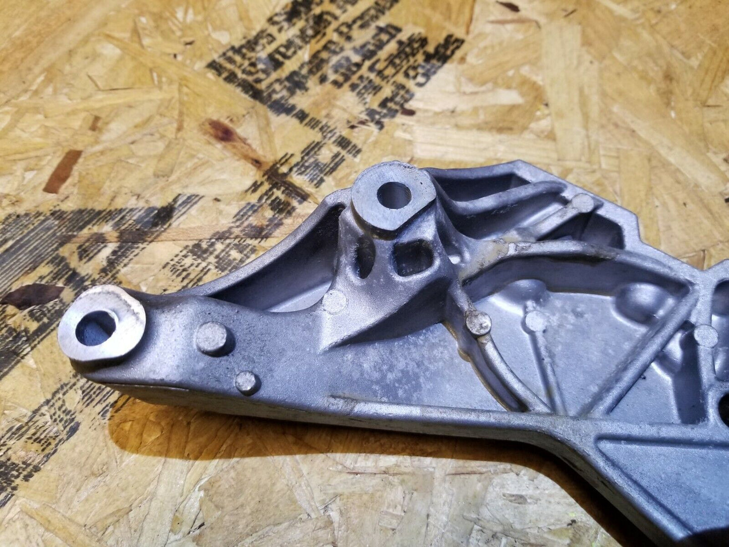 10 11 12 13 14 VW Passat 1.8t Engine Motor Mount Bracket OEM 41k
