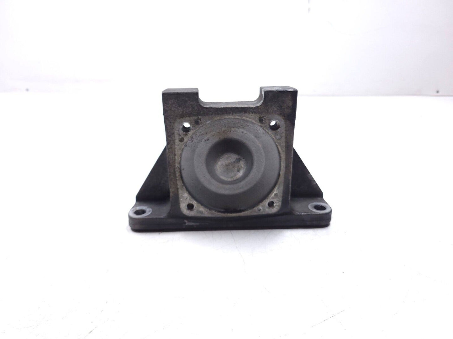 15 - 18 Dodge Challenger Automatic Transmission Mount Bracket Support OEM 87k