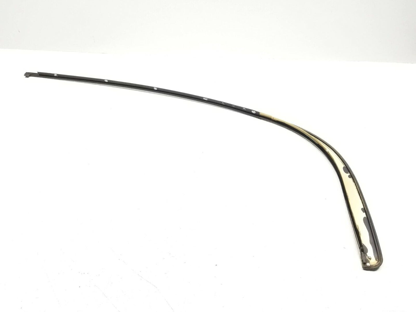 06 07 08 09 10 11 Town Car Rear Right Pass Door Window Belt Seal Molding OEM