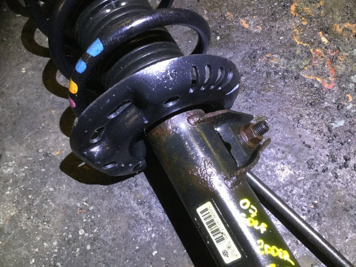 06 07 08 09 VW Golf Rabbit Front Pass Right Shock Strut W/ Coil Spring OEM D15