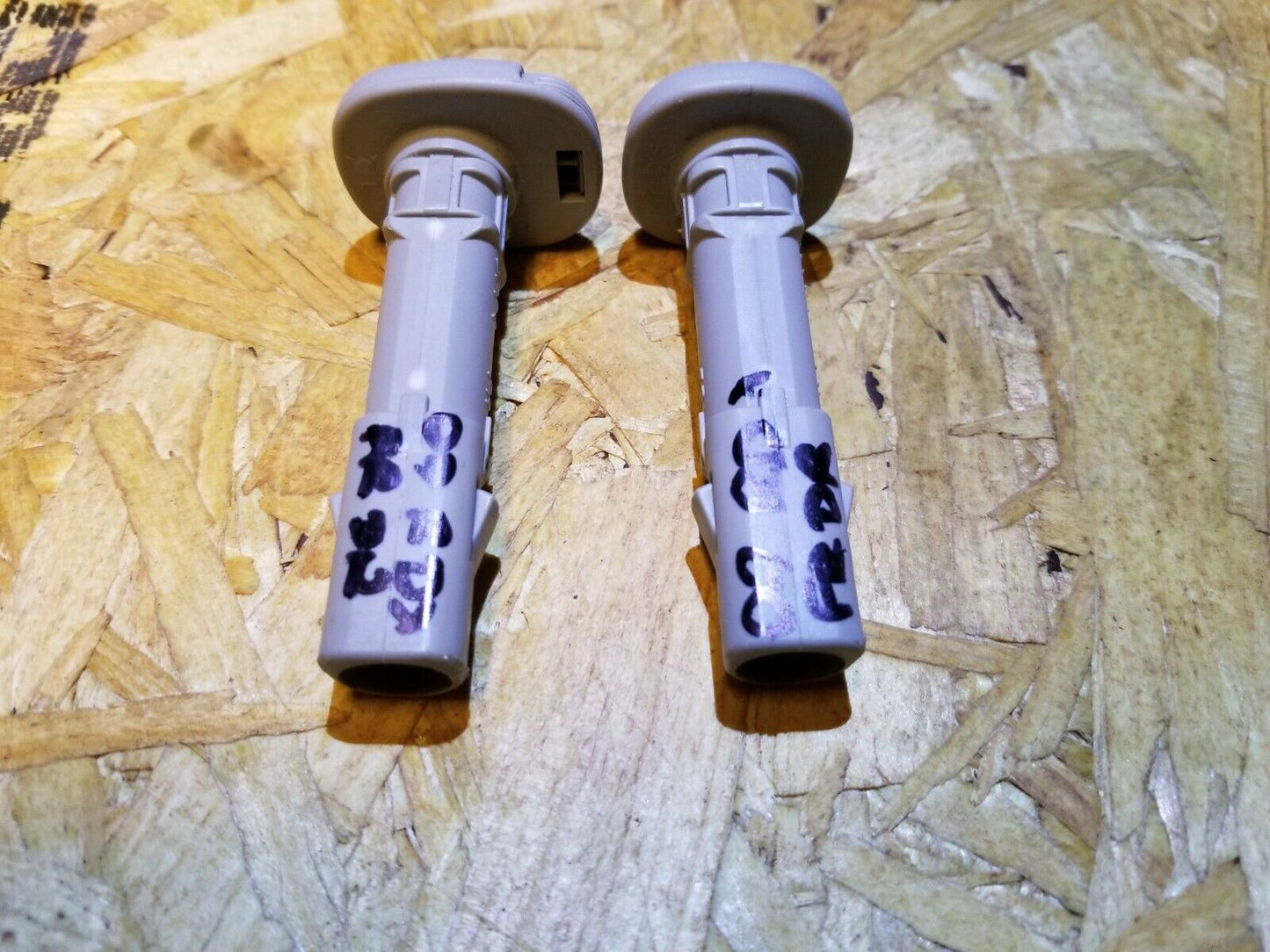 07 08 09 10 11 12 Acura RDX Front Driver Seat Headrest Holder Sleeve 2pcs OEM
