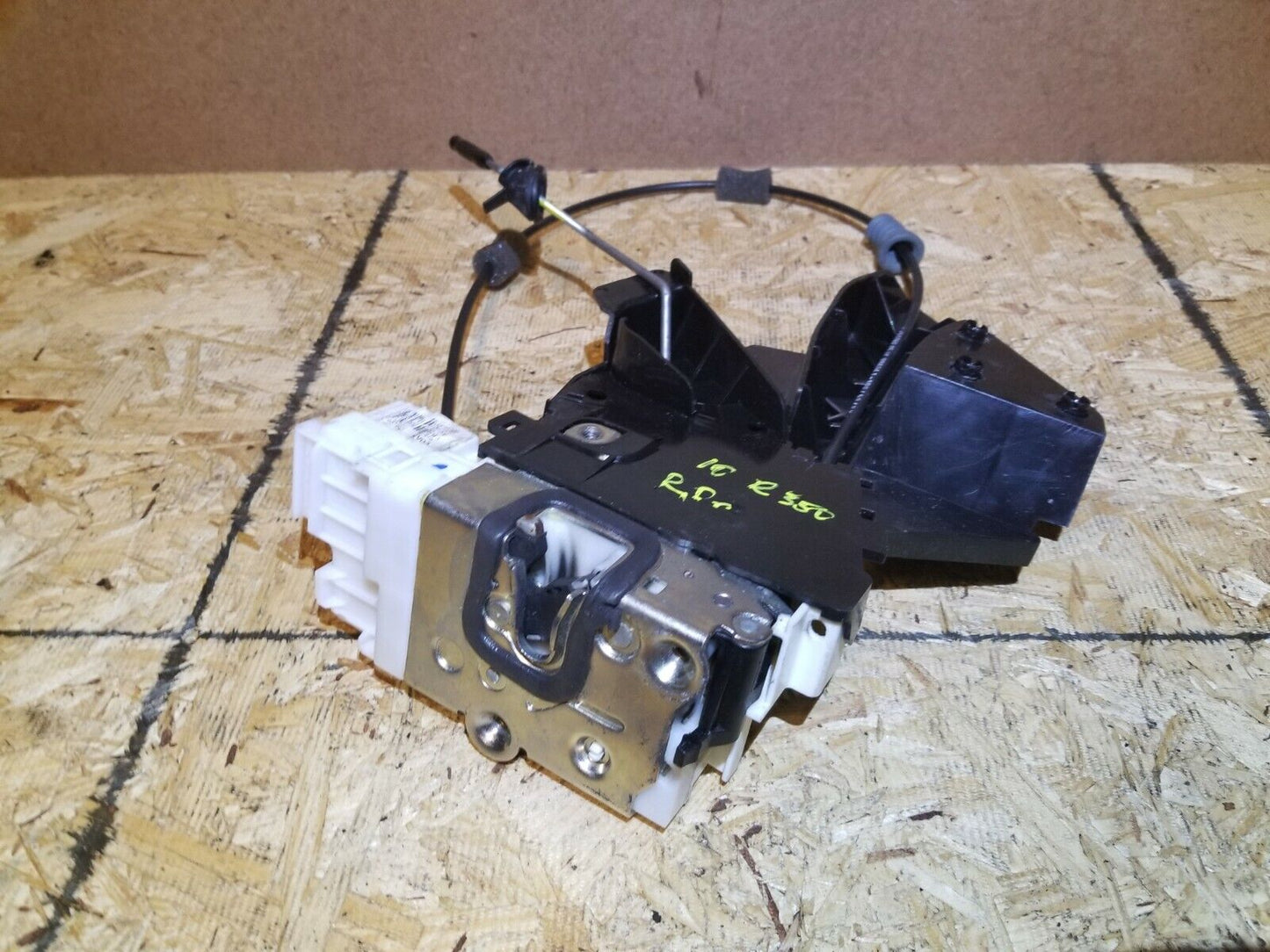 07 08 09 10 Mercedes R350 Rear Left Driver Door Lock Latch OEM