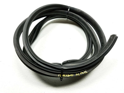15 16 17 Hyundai Accent Hatch Front Right Pass Door Weather Strip Seal OEM