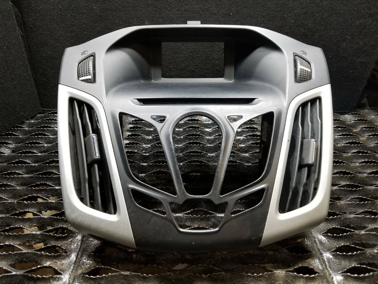 13 14 2013 2014 Ford Focus Dash Bezel Radio Temp Climate Control Bezel OEM #113