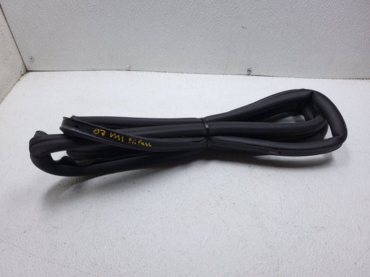 06 07 08 09 10 11 Mercedes Ml500 Door Weatherstrip Seal Front Right Pass OEM