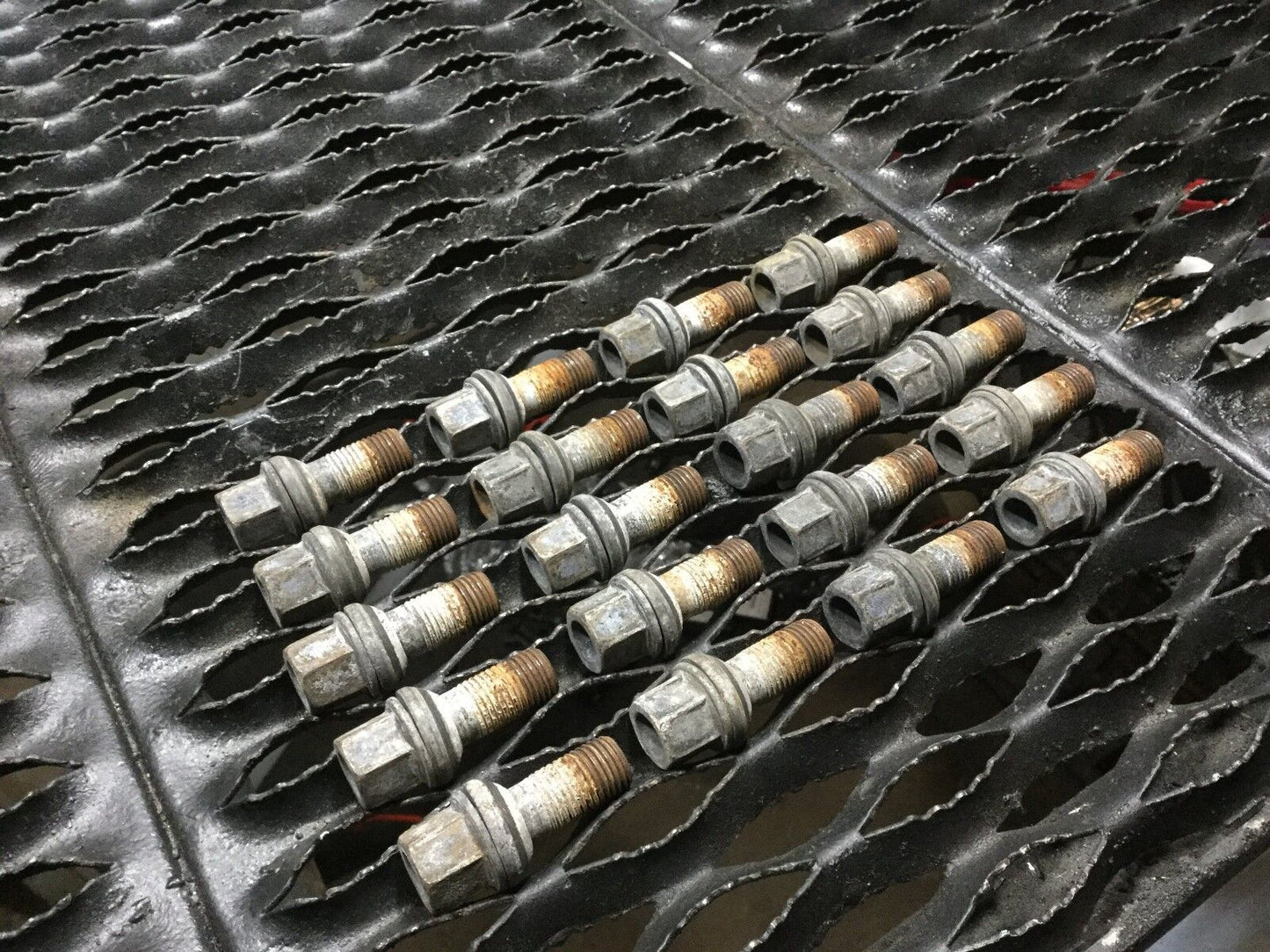 02 03 04 05 06 07 08 Audi A4 - Wheel Bolt Lug Nut 20pcs OEM