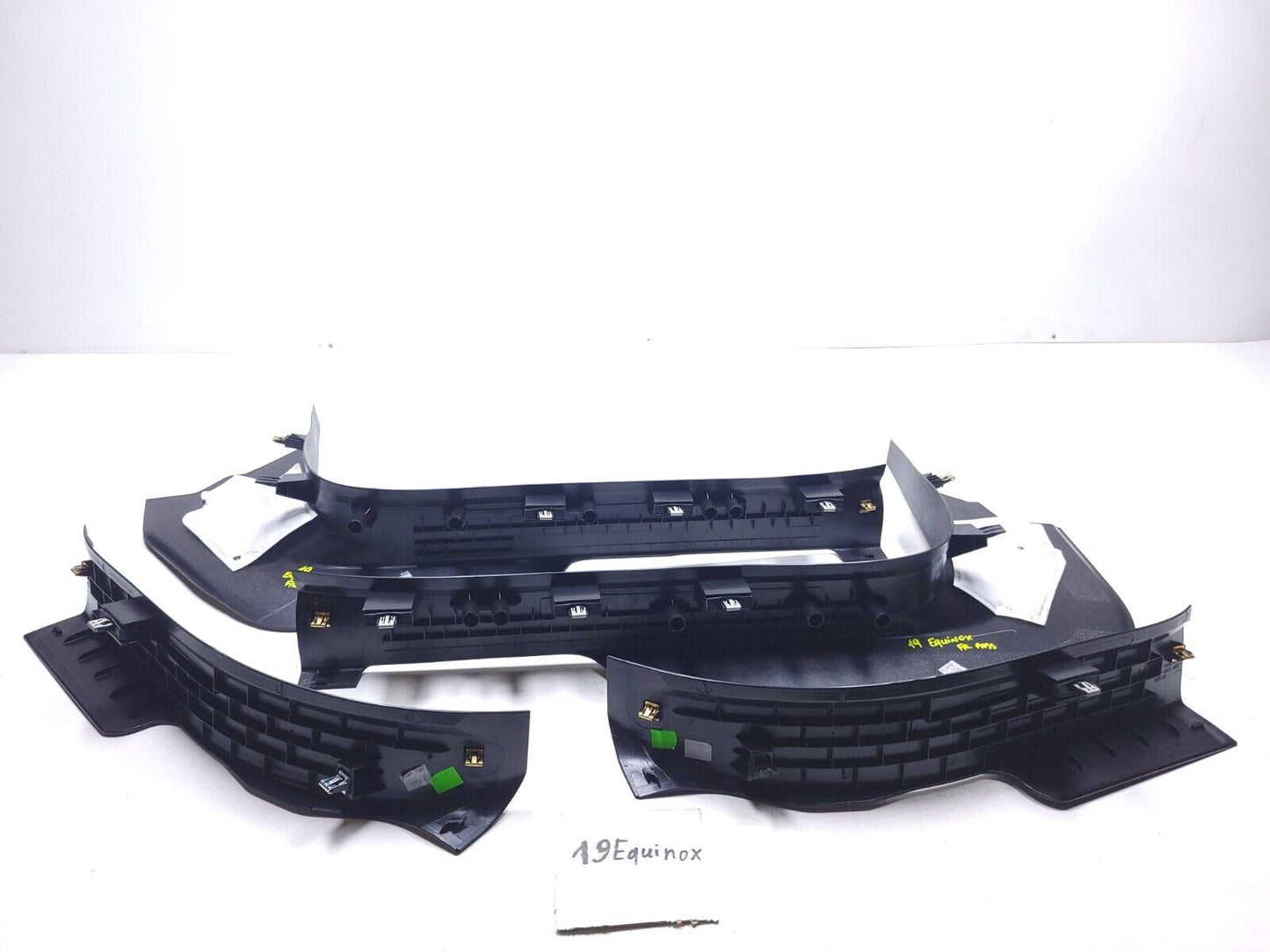 18 19 20 21 Chevrolet Equinox Door Sill Scuff Trim Cover 4pcs OEM