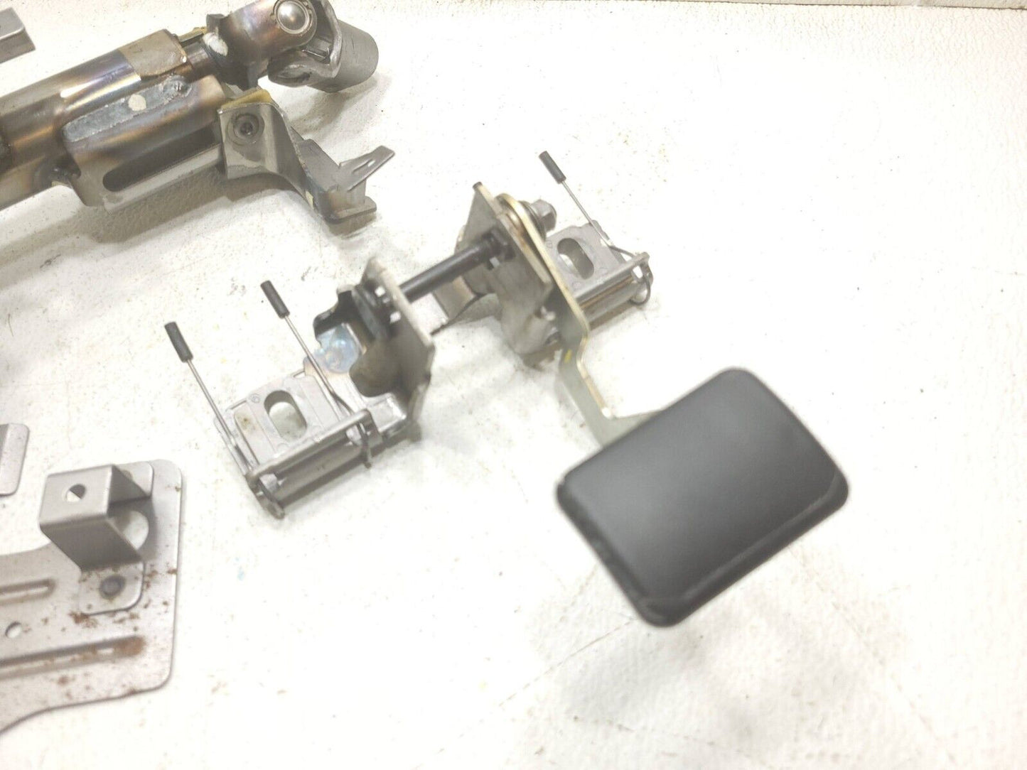 07 - 13 Suzuki Sx4 Hatchback Steering Column W/ Ignition Switch & Key OEM
