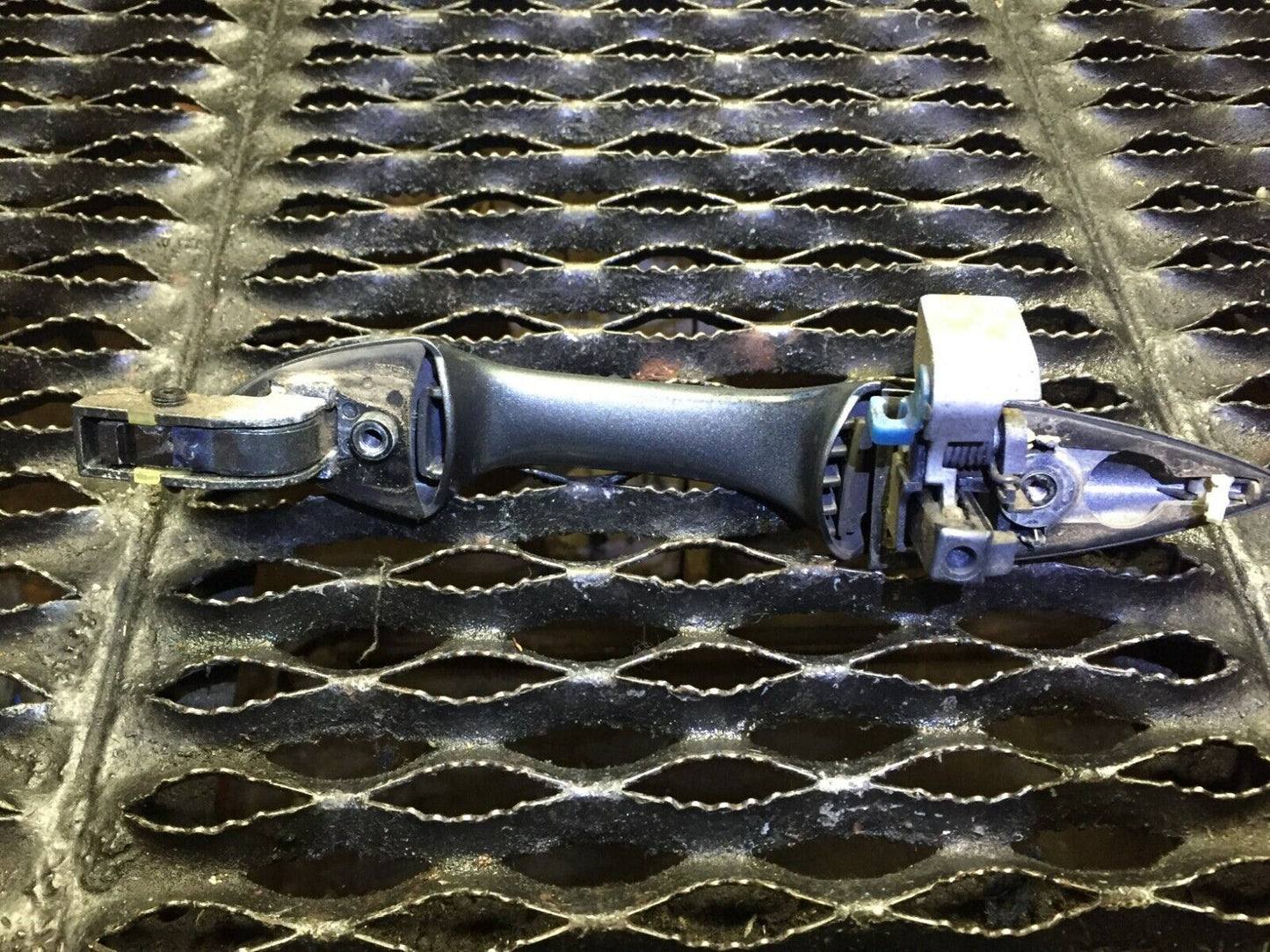 08 09 10 Honda Odyssey Front Right Pass Exterior Door Handle  OEM D43