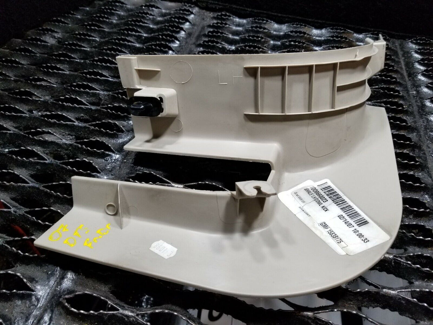 06 07 08 09 10 11 Cadillac DTS Door Lower Pillar Kick Cowl Panel Front Left OEM