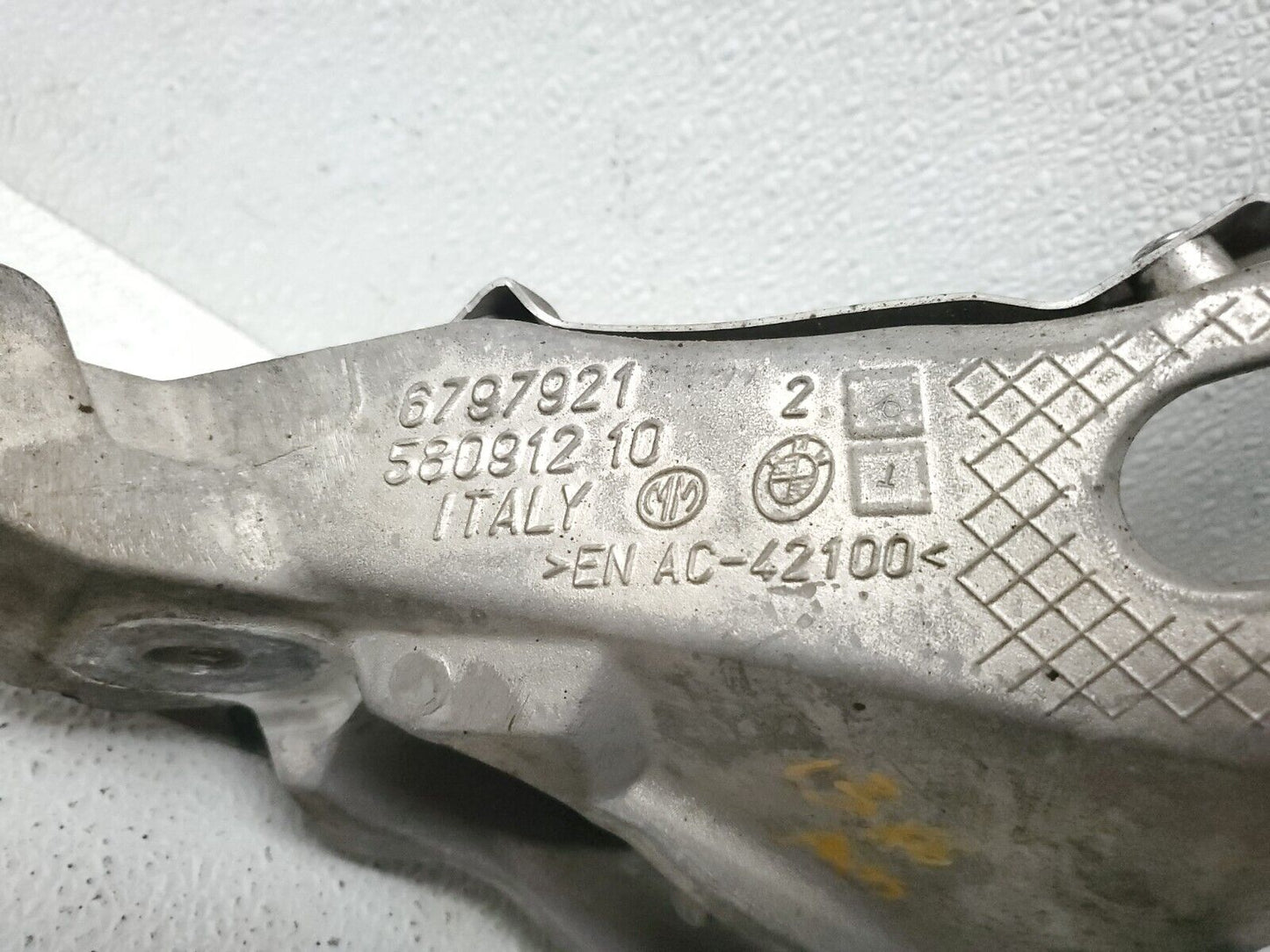 07 08 09 10 11 12 13 BMW X6 Engine Mount Bracket Right Pass Side OEM