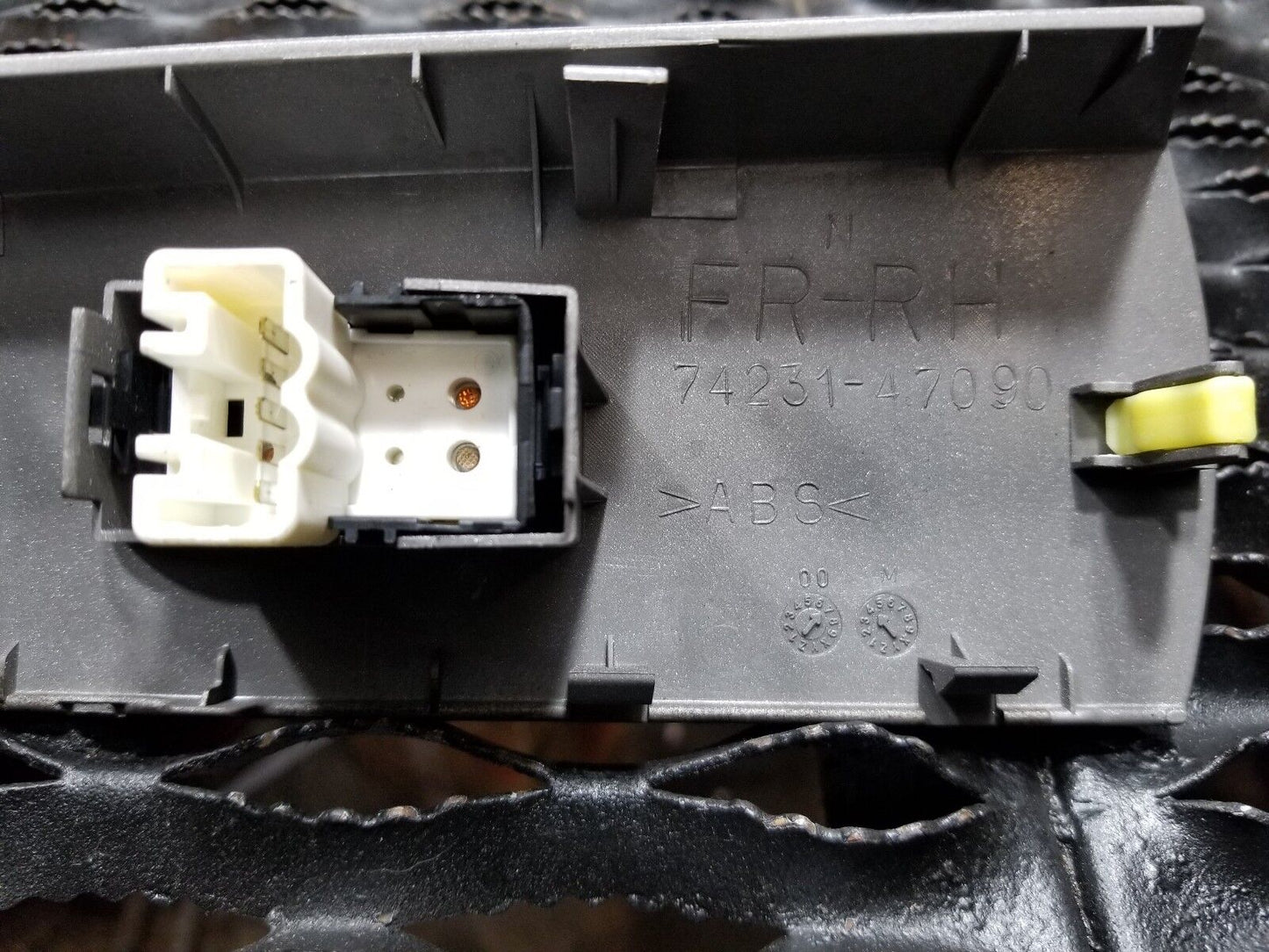 04 05 06 07 08 09 Toyota Prius Front Right Passenger Window Control Switch Oem.