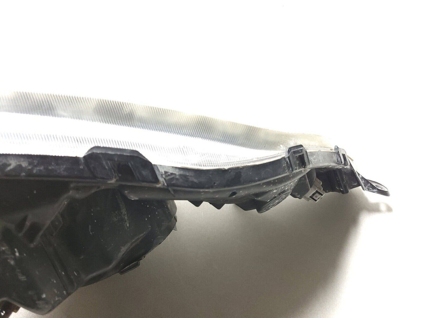 04 - 09 Toyota Prius Headlight Right Passenger Side OEM
