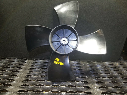 04 05 Nissan 350z Convertible Radiator Cooling Fan Blade OEM