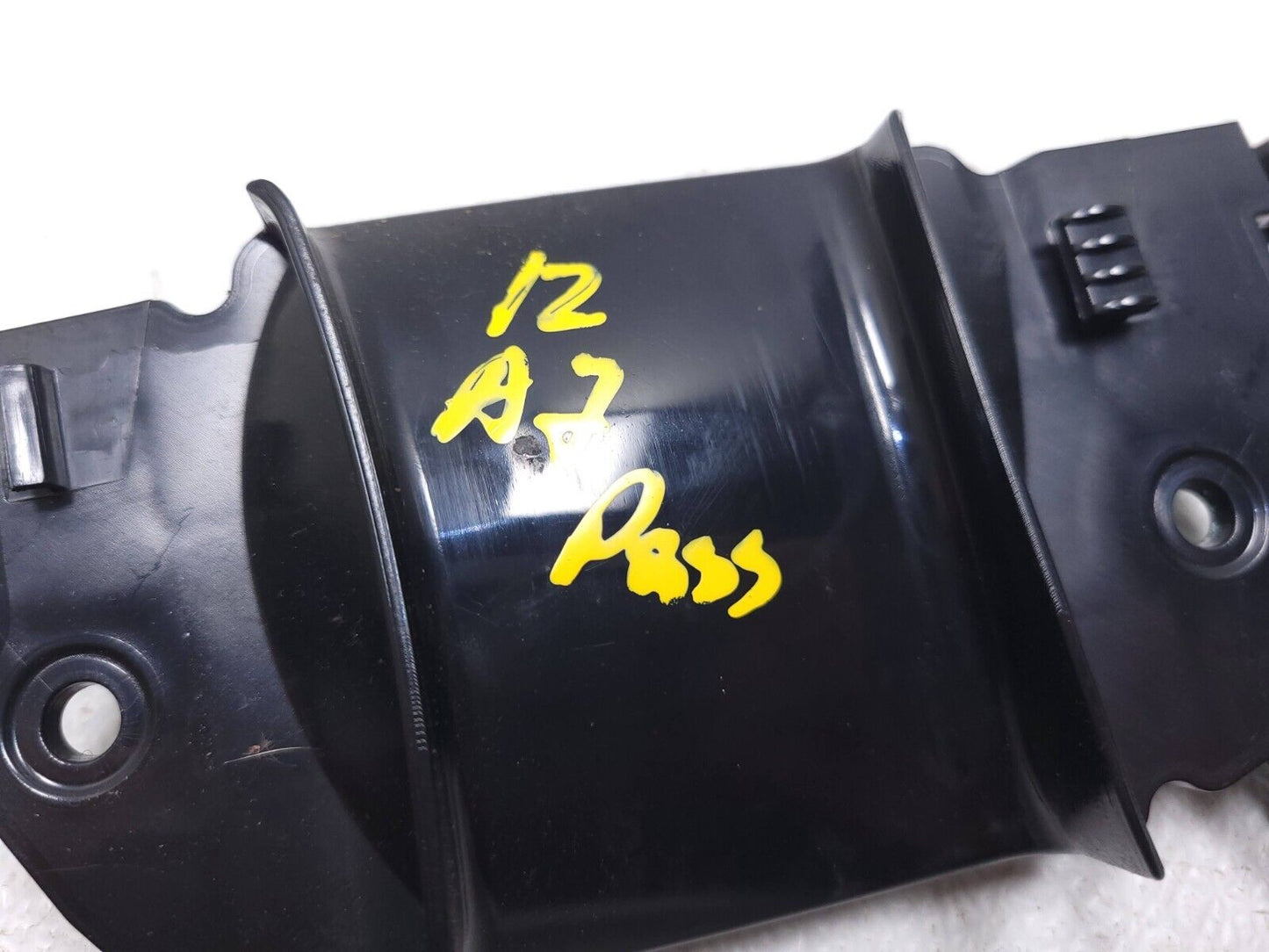 12 13 14 15 16 17 Audi A7 Seat Belt Guide Front Right Passenger OEM