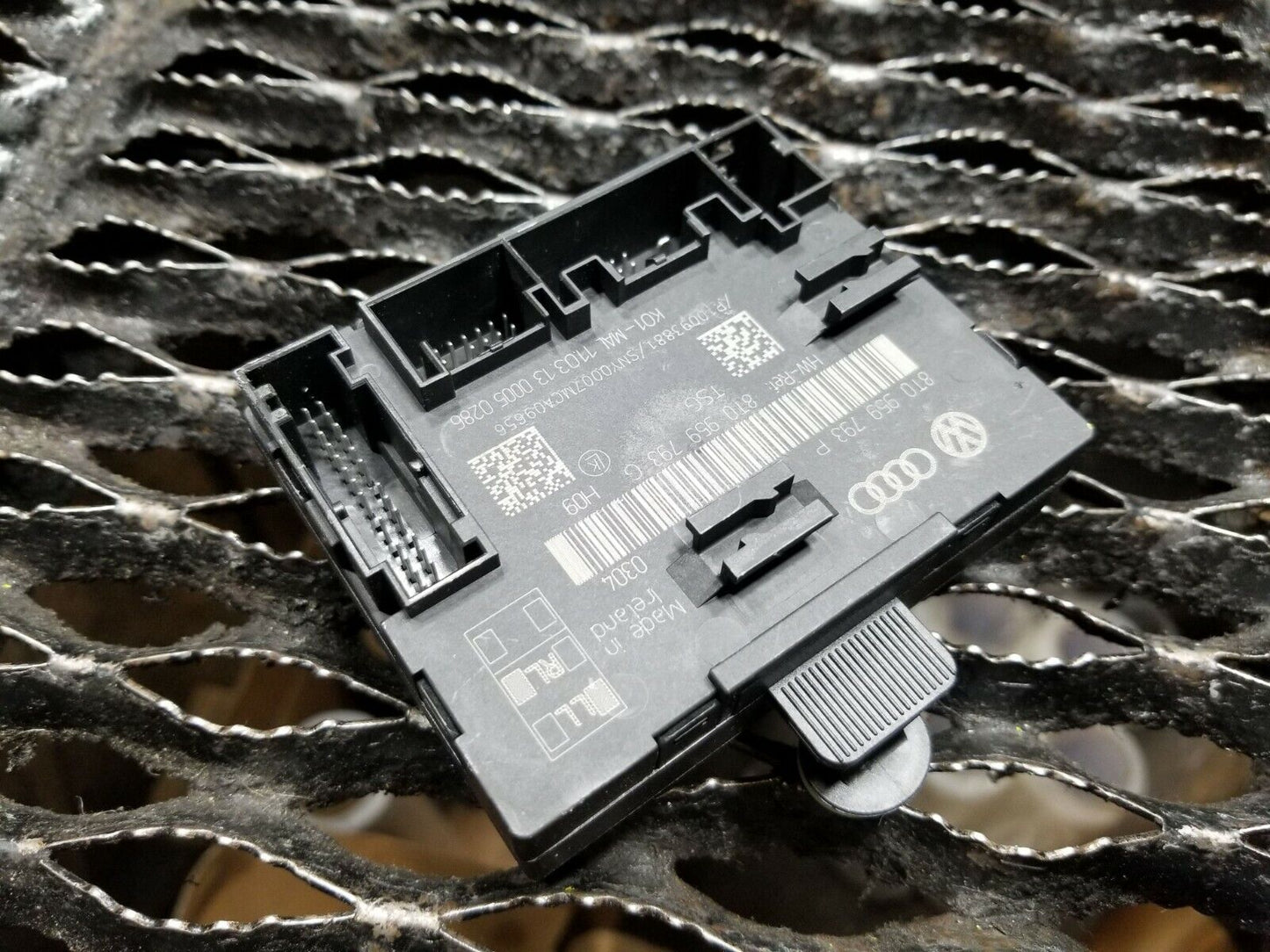 2013 2014 2015 2016 Audi A4 B8 Front Left Driver Side Door Control Module OEM
