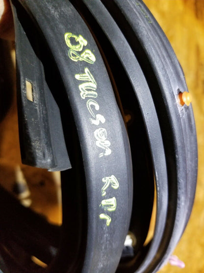 07 08 09 Hyundai Tucson Rear Left Driver Door Weatherstrip Seal OEM 89k