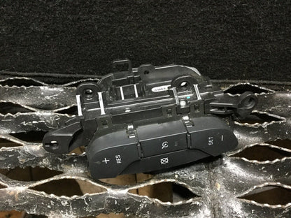 07 08 09 Suzuki Grand Vitara Xl-7 Steering Wheel Cruise Control Switch OEM