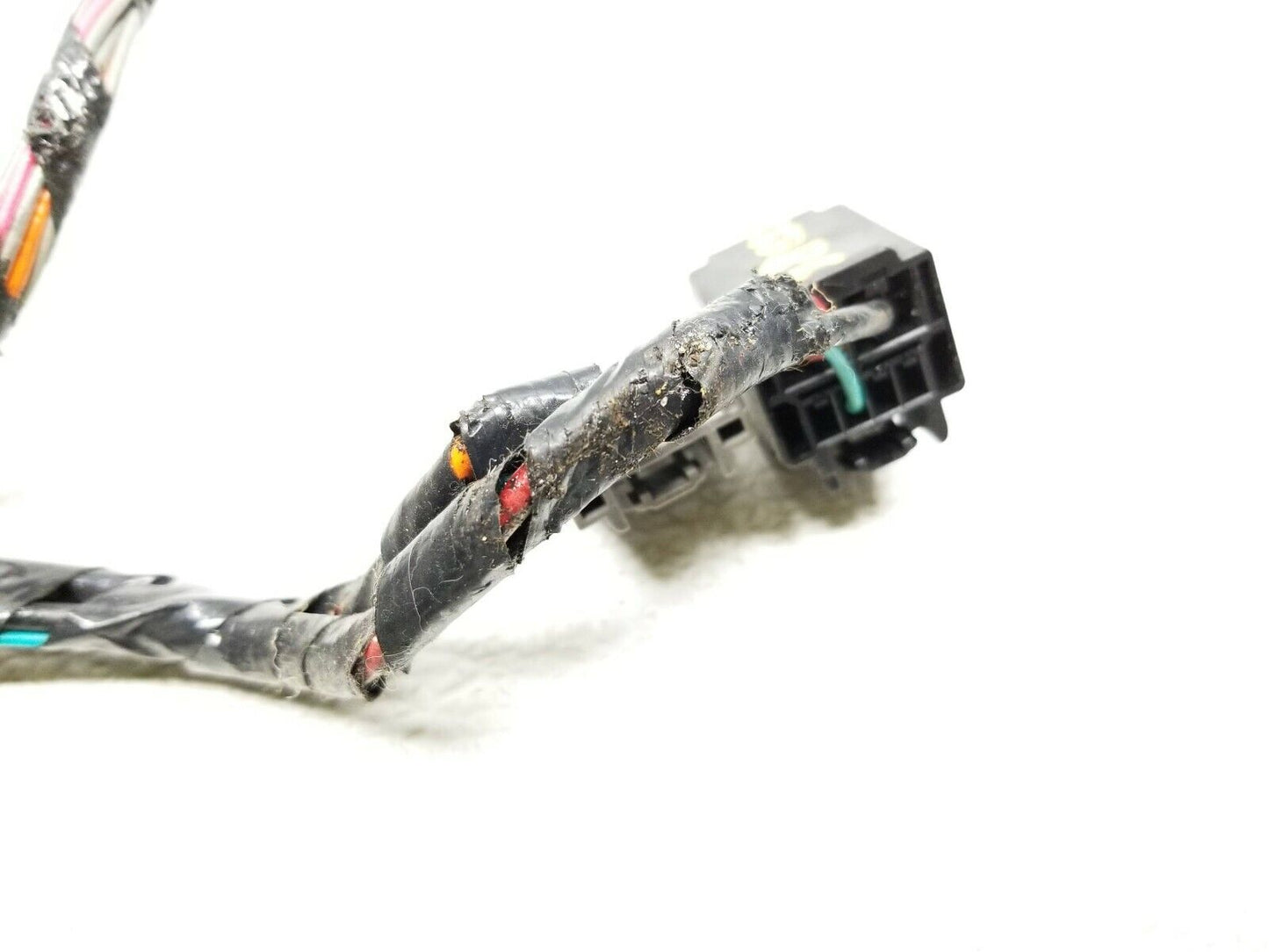 08 09 10 11 12 13 14 Cadillac Escalade Rear Heater Wire Harness OEM