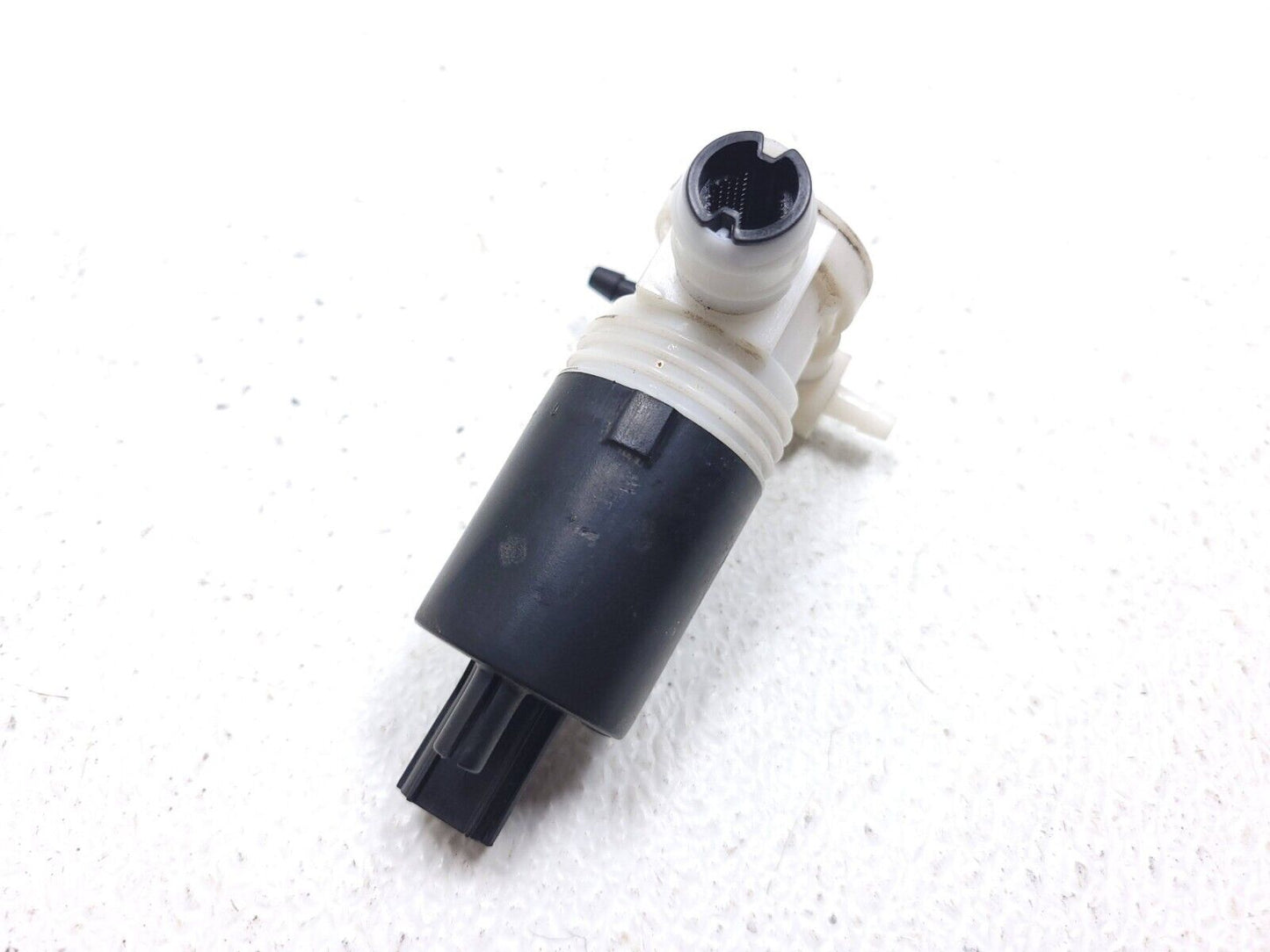 2006 - 2010 Jeep Grand Cherokee Windshield Washer Pump OEM