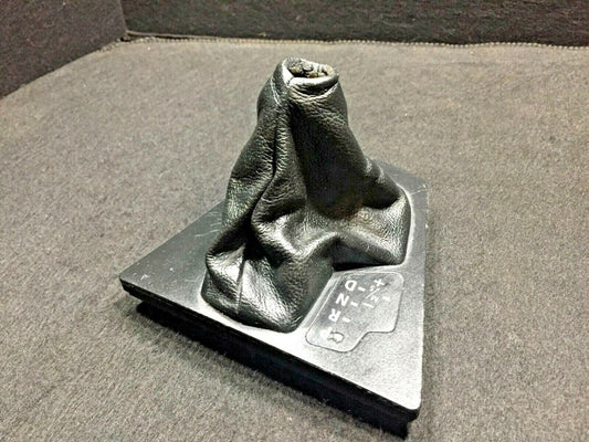 07 08 09 10 BMW X3 E83 Shifter Trim Boot W/ Indicator 35488 OEM D34