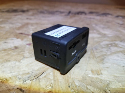 14 15 16 17 Fiat 500l Aux Jack Usb Sd Card Port OEM