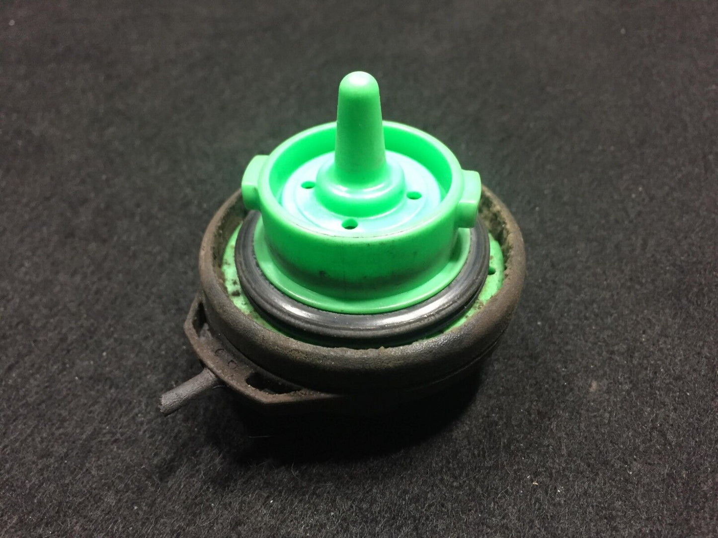 08 09 10 11 Audi A5 Coupe Fuel Tank Gas Cap OEM D7