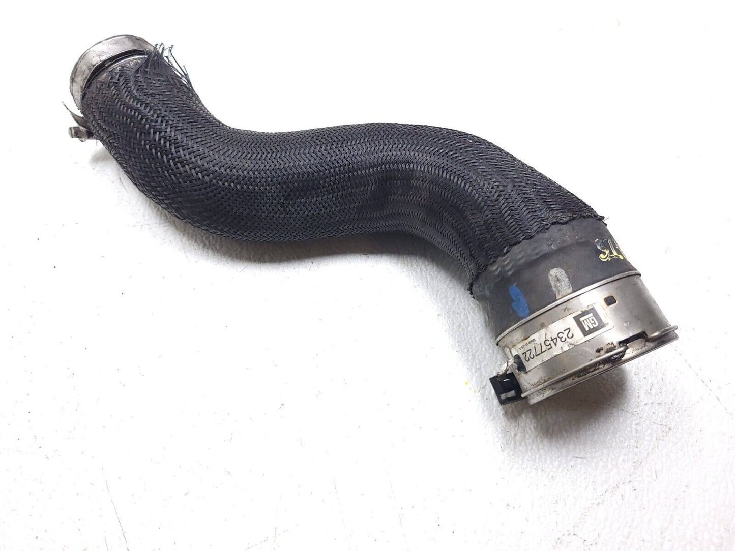 2016 - 2018 Cadillac Ats Left Driver Intercooler Inlet Tube 23457722  2.0l OEM