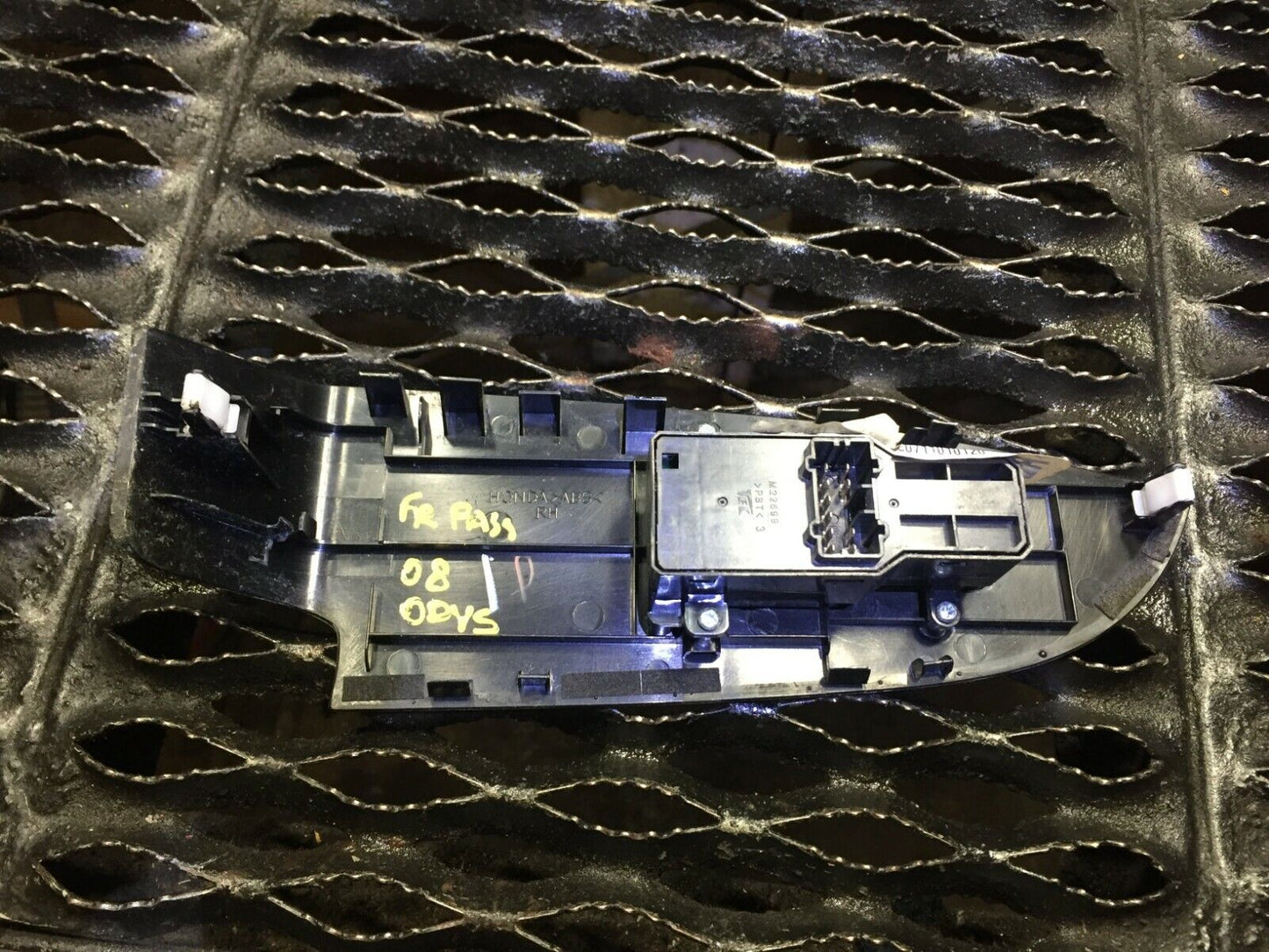 08 09 10 Honda Odyssey Front Right Pass Door Window Control Switch OEM D43
