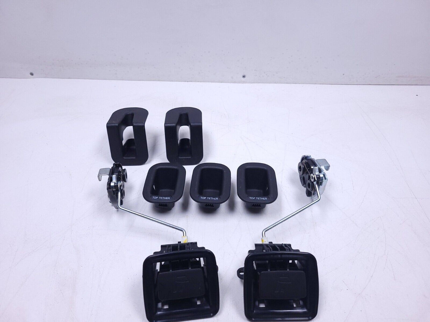 20 21 22 Hyundai Venue Rear Headrest Guide Sleeve Fold Lock Belt Trim OEM