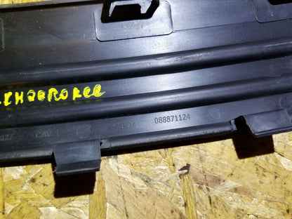 11 12 13 Jeep Grand Cherokee Rear Bumper Step Pad Molding OEM