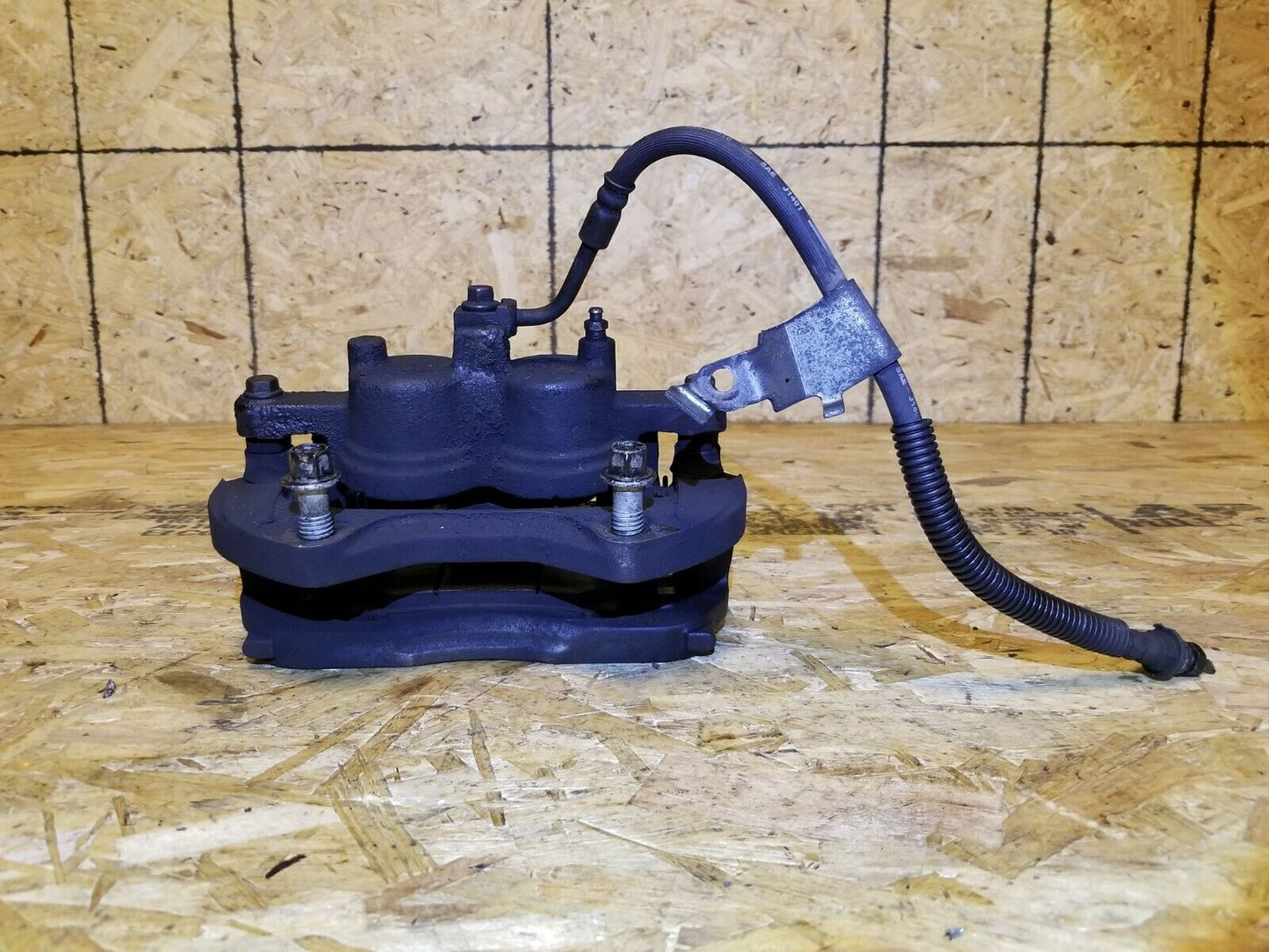 06 07 08 09 10 11 Cadillac DTS Brake Caliper Front Right Passenger Side OEM