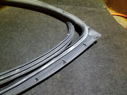 2011 2012 2013 BMW 128i Front Right Passenger Door Weatherstrip Seal OEM