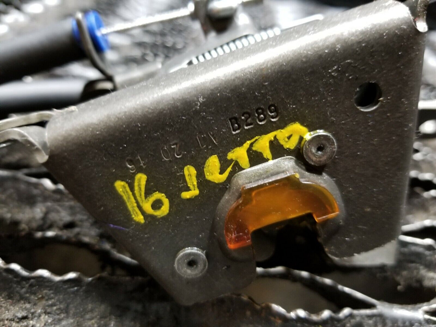 15 16 17 18 VW Jetta Rear Seat Release Fold Lock Latch 2pcs OEM 30k