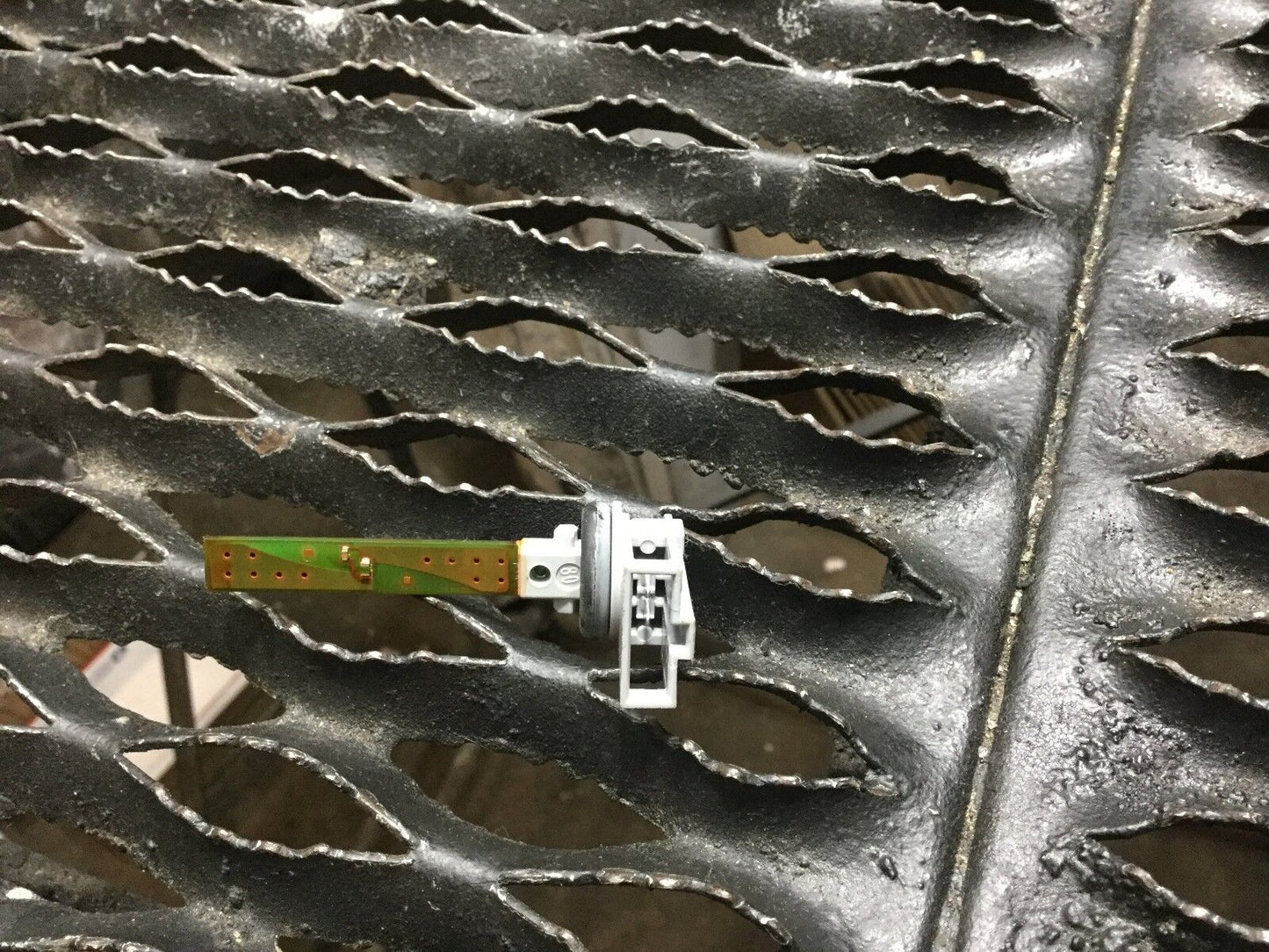 04 05 06 07 08 Audi A4 Air Climate Temperature Sensor OEM