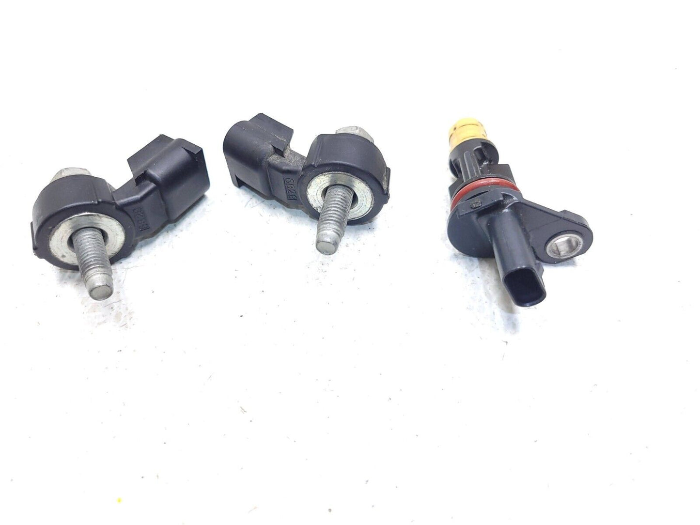 2016 - 2018 Cadillac Ats Crankshaft & Camshaft Position Sensor 3pcs  2.0l OEM