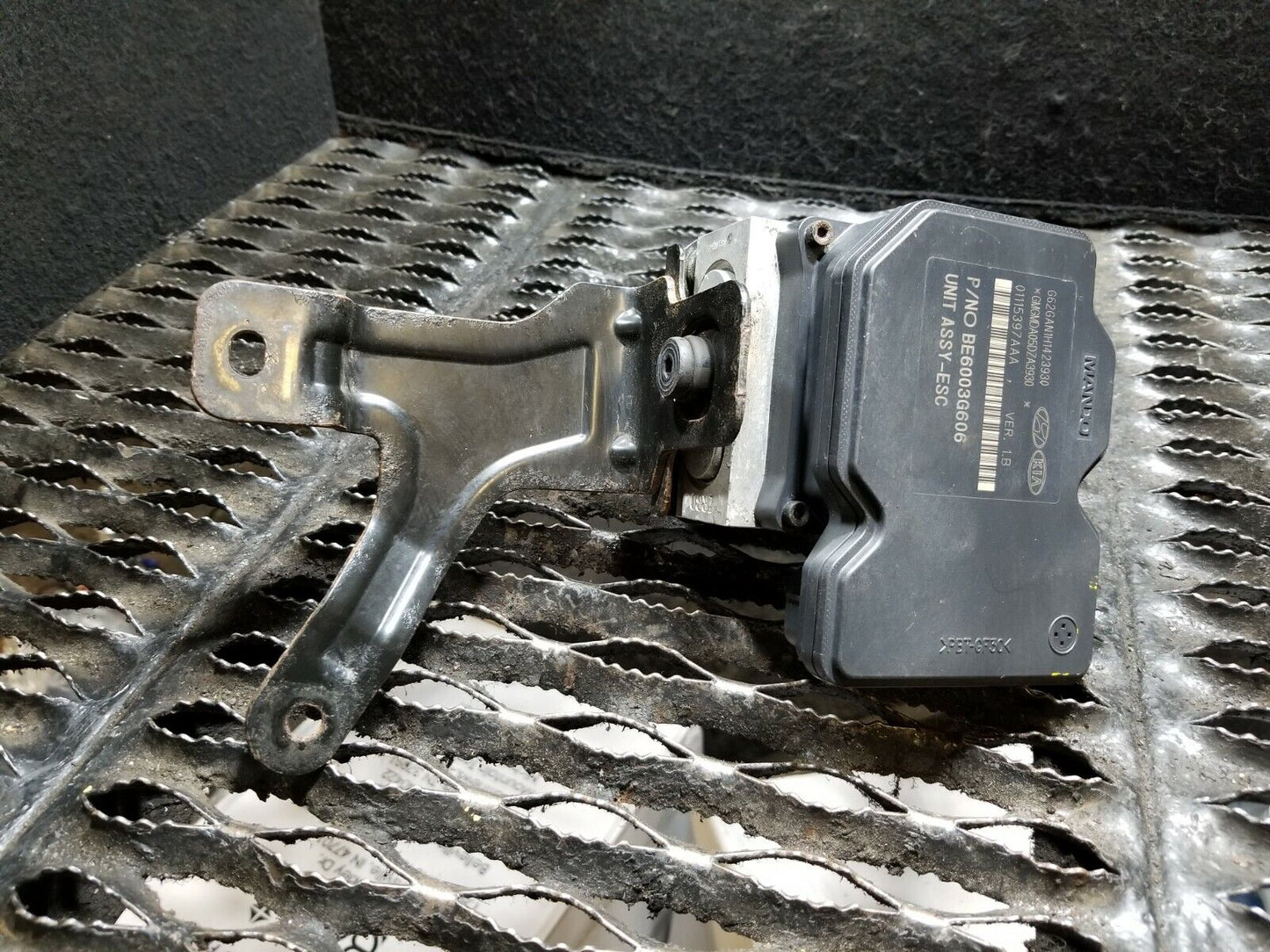 12 13 14 15 16 Hyundai Veloster ABS Anti Lock Brake Pump OEM
